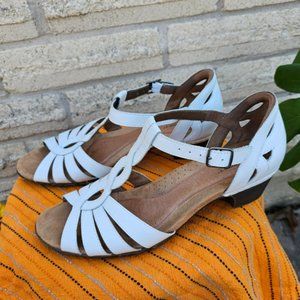 Cobb Hill Abbott Curvy T-Strap Heels Size 10 - White